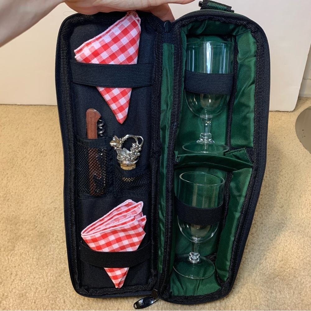 Picnic Time Insulated Wine Bag w/ Accessories - Picture 2 of 16